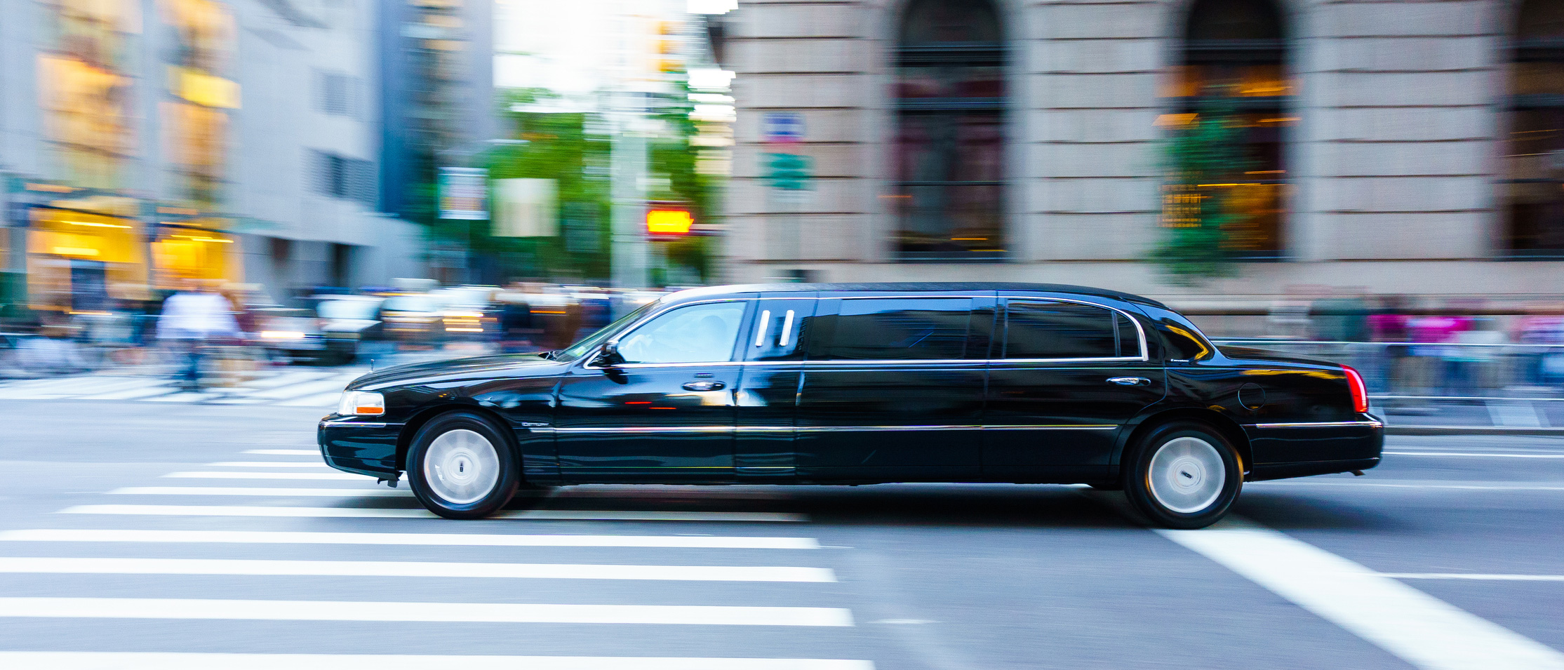 Toronto limo rental in action